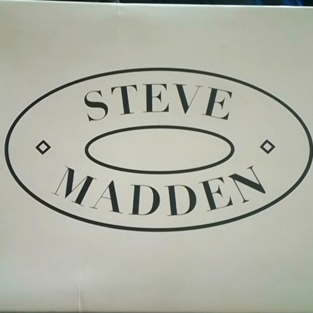 *AUTHENTIC* STEVE MADDEN Silver Glitter High Heels